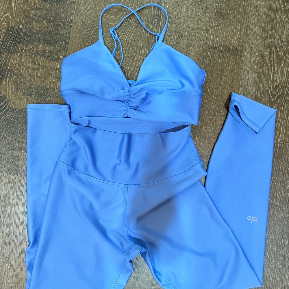 ALO Yoga Sky Blue Activewear Ensemble